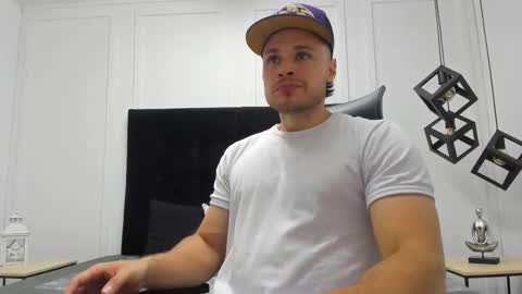 Adrein Roche online show from September 10, 2025, 11:05 pm