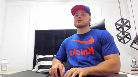 Adrein Roche online show from September 15, 2025, 9:37 pm