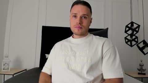 Adrein Roche online show from September 20, 2025, 10:44 pm