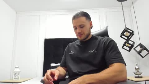 Adrein Roche online show from October 4, 2025, 11:36 pm