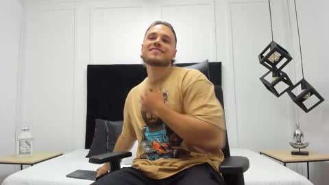 Adrein Roche online show from October 17, 2025, 10:23 pm