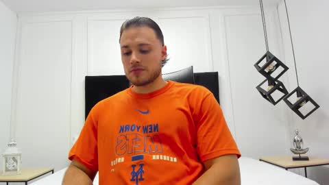 Adrein Roche online show from October 19, 2025, 10:32 pm