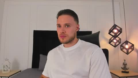 Adrein Roche online show from November 11, 2025, 10:54 pm