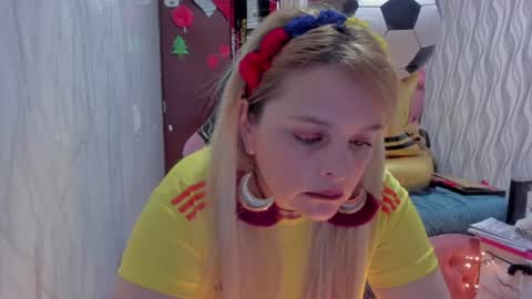 adriiana_fox_ online show from June 11, 2026, 4:05 pm