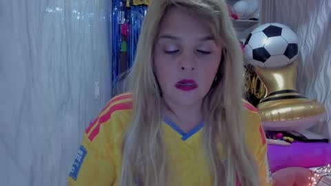 adriiana_fox_ online show from June 17, 2026, 6:20 pm