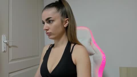 adventurina online show from November 25, 2025, 11:43 am