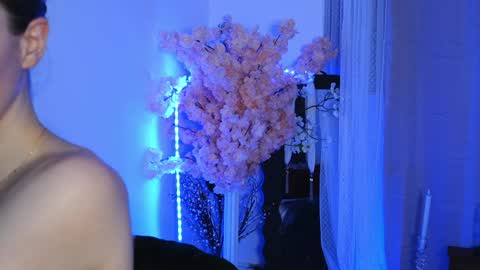 Aelia online show from March 29, 2026, 5:24 pm