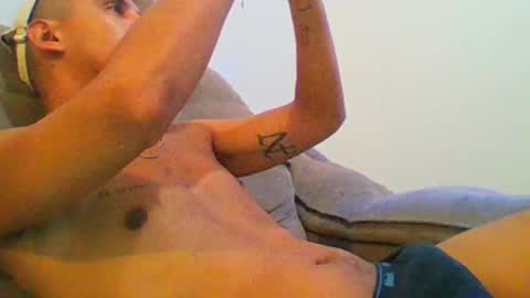 Snapshot of aelucius chatting on January 19, 2025, 3:18 am Luci online show from January 19, 2025, 3:18 am