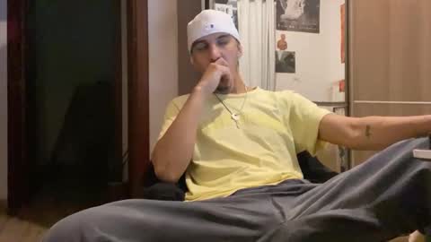 Snapshot of aelucius chatting on October 14, 2025, 4:35 am Luci online show from October 14, 2025, 4:35 am