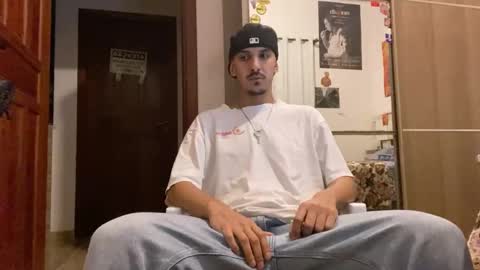 Snapshot of aelucius chatting on October 20, 2025, 4:02 am Luci online show from October 20, 2025, 4:02 am