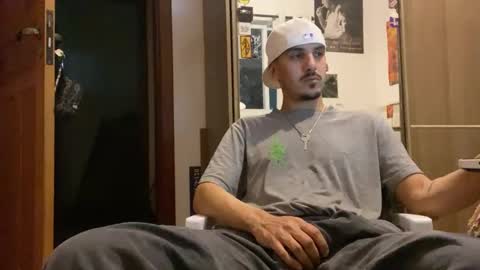 Snapshot of aelucius chatting on October 23, 2025, 2:22 am Luci online show from October 23, 2025, 2:22 am