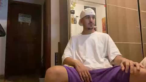 Snapshot of aelucius chatting on November 5, 2025, 2:55 am Luci online show from November 5, 2025, 2:55 am