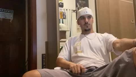 Snapshot of aelucius chatting on November 6, 2025, 3:40 am Luci online show from November 6, 2025, 3:40 am