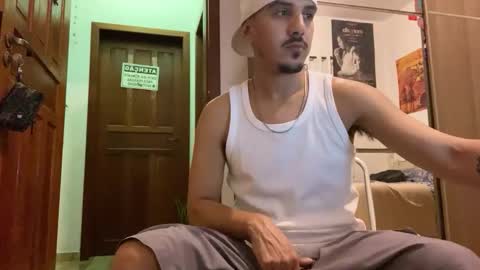 Snapshot of aelucius chatting on November 7, 2025, 3:17 am Luci online show from November 7, 2025, 3:17 am