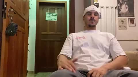 Snapshot of aelucius chatting on November 11, 2025, 2:11 am Luci online show from November 11, 2025, 2:11 am