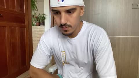 Snapshot of aelucius chatting on February 5, 2026, 5:50 pm Luci online show from February 5, 2026, 5:50 pm