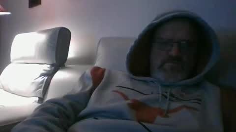 afr10221966 online show from November 14, 2025, 2:43 am