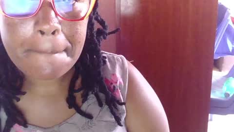 Snapshot of african005 chatting on May 29, 2026, 10:46 am loise online show from May 29, 2026, 10:46 am