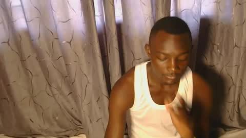 Snapshot of african_hotchocolate chatting on December 17, 2025, 7:47 am sexiest online show from December 17, 2025, 7:47 am