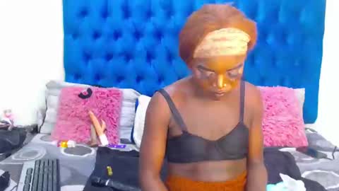 Snapshot of africanbrownskingoddes chatting on February 7, 2025, 9:05 am africanbrownskingoddes online show from February 7, 2025, 9:05 am