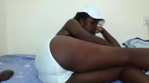 Yvonne online show from July 28, 2026, 6:53 pm