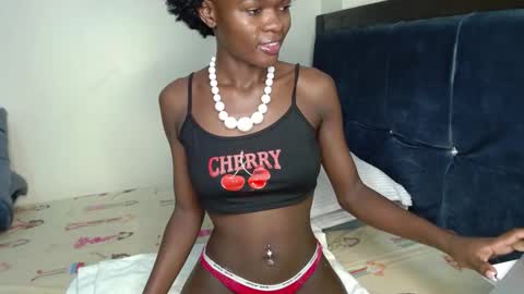 Snapshot of africas_booty842808 chatting on September 23, 2025, 6:33 pm Mia online show from September 23, 2025, 6:33 pm