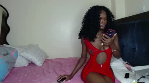 Snapshot of africas_booty842808 chatting on February 28, 2026, 8:32 pm Mia online show from February 28, 2026, 8:32 pm