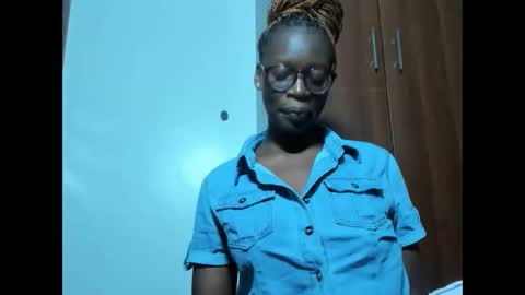 Leah online show from February 15, 2025, 3:31 am