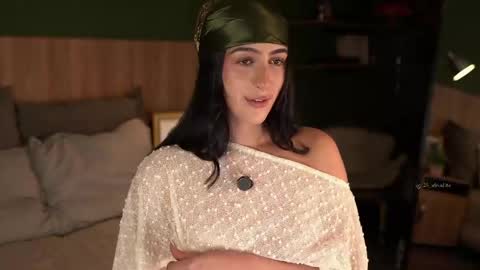 Snapshot of afrodita__25 chatting on May 12, 2026, 11:13 pm Emma online show from May 12, 2026, 11:13 pm