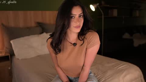 Snapshot of afrodita__25 chatting on June 3, 2026, 9:42 pm Emma online show from June 3, 2026, 9:42 pm