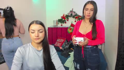 Snapshot of afroditaandsoffi chatting on December 30, 2024, 11:59 am Afrodita Chery y Hermione online show from December 30, 2024, 11:59 am