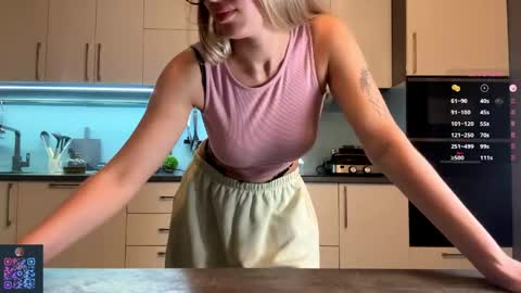 Mila -call me cute online show from May 20, 2026, 4:24 pm