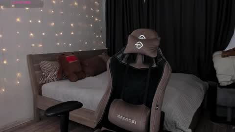 Eva online show from January 27, 2025, 3:26 am