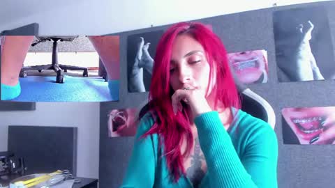 Agata Collinss online show from June 25, 2026, 8:46 pm