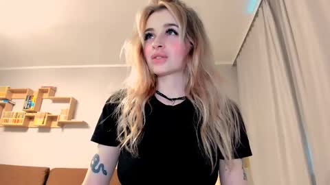 Snapshot of agatahowak chatting on May 27, 2026, 4:48 pm Arina online show from May 27, 2026, 4:48 pm