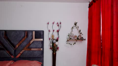 johana online show from April 29, 2026, 5:17 pm