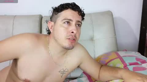 independent model online show from May 5, 2026, 4:53 am