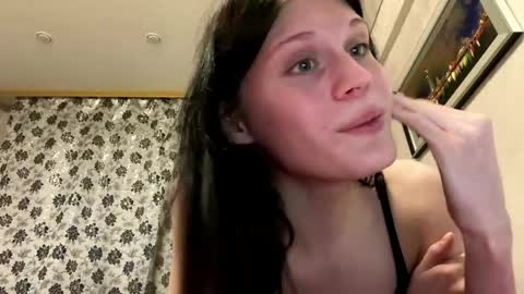 Snapshot of agatasweet_ chatting on May 13, 2026, 10:49 pm Agata online show from May 13, 2026, 10:49 pm