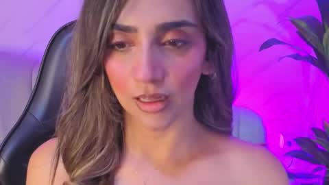 Snapshot of agatha_brooks_t chatting on May 14, 2026, 2:35 pm AGATHA online show from May 14, 2026, 2:35 pm