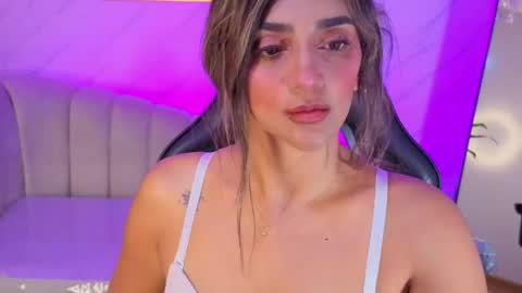 Snapshot of agatha_brooks_t chatting on May 20, 2026, 12:33 pm AGATHA online show from May 20, 2026, 12:33 pm