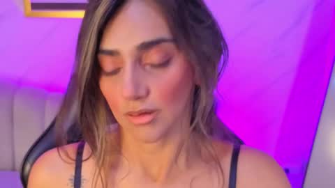 Snapshot of agatha_brooks_t chatting on May 25, 2026, 12:33 pm AGATHA online show from May 25, 2026, 12:33 pm