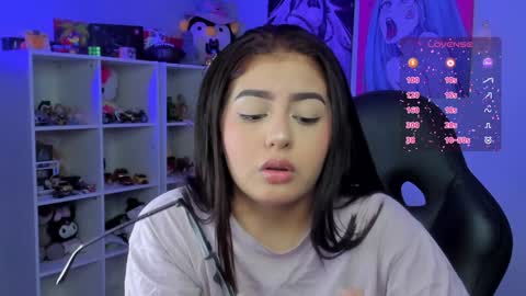 Snapshot of agatha_riccie chatting on December 22, 2024, 7:22 am Cat online show from December 22, 2024, 7:22 am