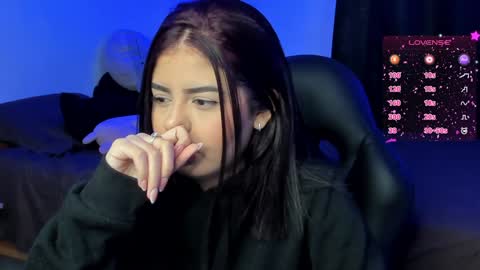 Snapshot of agatha_riccie chatting on February 8, 2025, 6:54 am Cat online show from February 8, 2025, 6:54 am