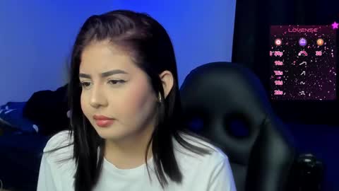 Snapshot of agatha_riccie chatting on February 10, 2025, 7:15 am Cat online show from February 10, 2025, 7:15 am