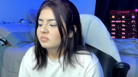 Snapshot of agatha_riccie chatting on March 3, 2025, 7:43 am Cat online show from March 3, 2025, 7:43 am