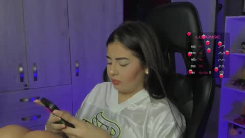 Snapshot of agatha_riccie chatting on October 1, 2025, 5:24 am Cat online show from October 1, 2025, 5:24 am