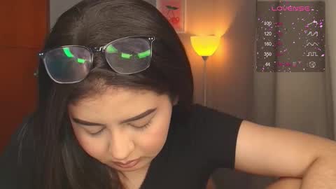 Snapshot of agatha_riccie chatting on March 5, 2026, 5:25 am Cat online show from March 5, 2026, 5:25 am