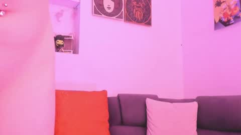 Camila     2 online show from February 16, 2025, 1:25 am