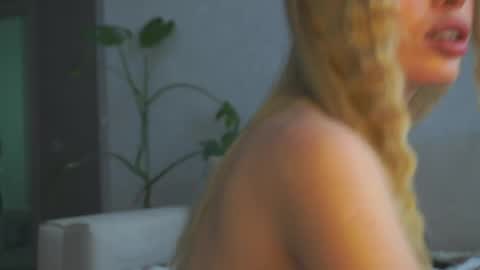 Snapshot of agent_blonde chatting on May 10, 2026, 7:13 am May online show from May 10, 2026, 7:13 am