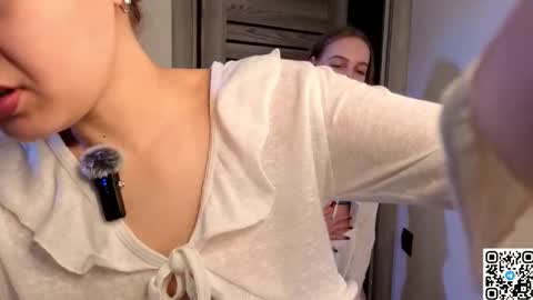 Monica and Bella online show from February 26, 2026, 6:01 am